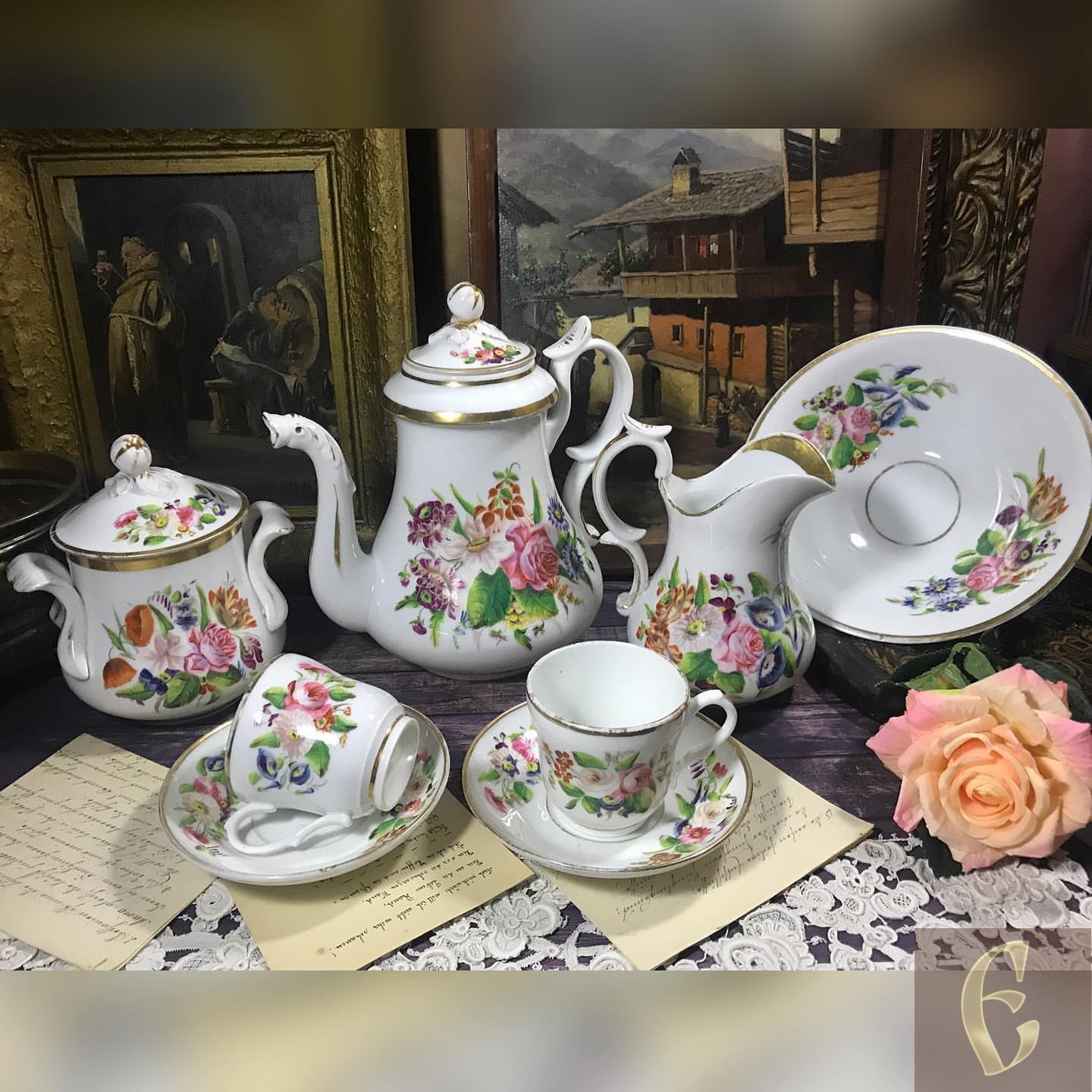Антикварный сервиз
