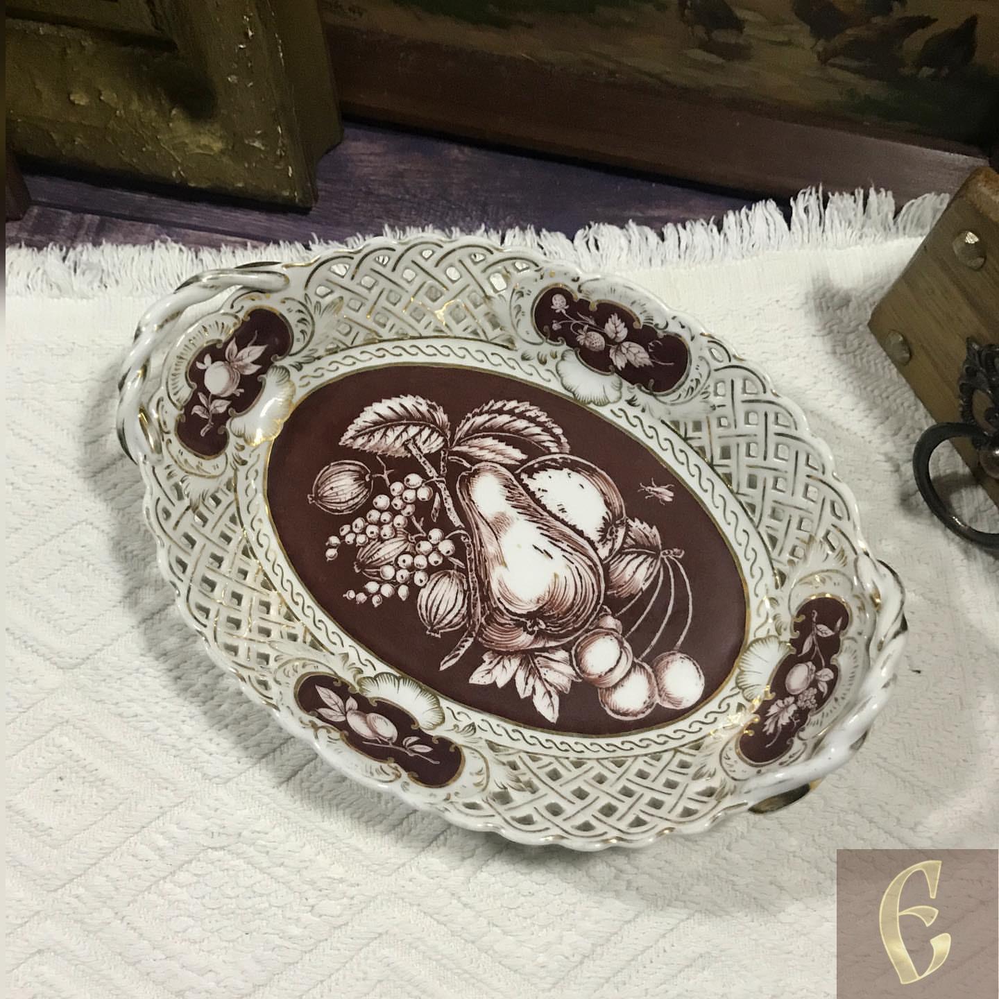 Старинная сухарница — изображение 2