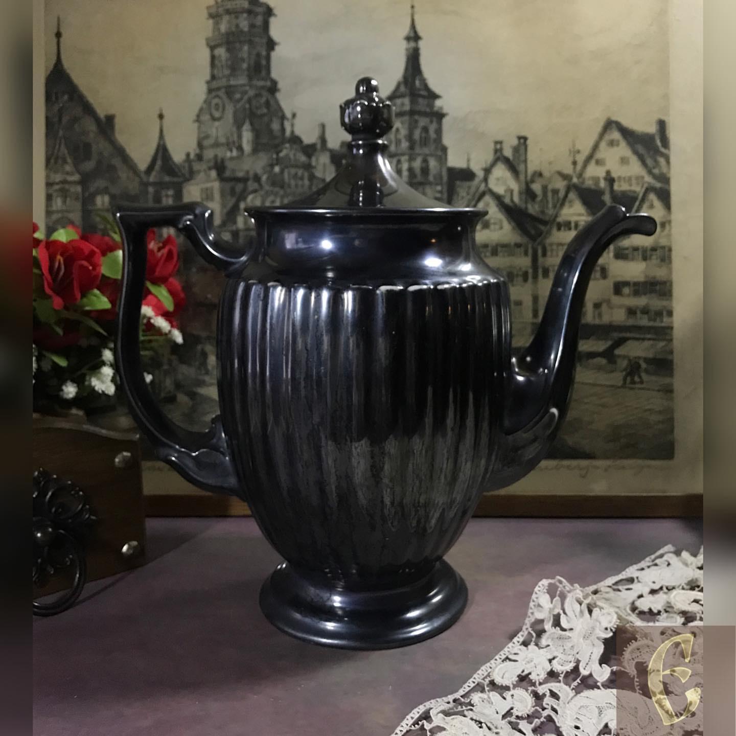 Чайник с серебром
