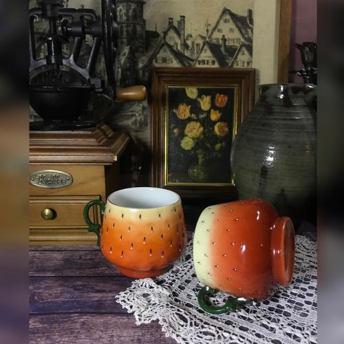 Чашки клубнички