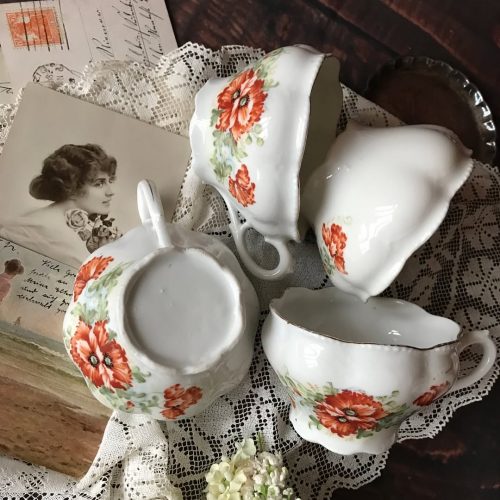 Старинные чашки